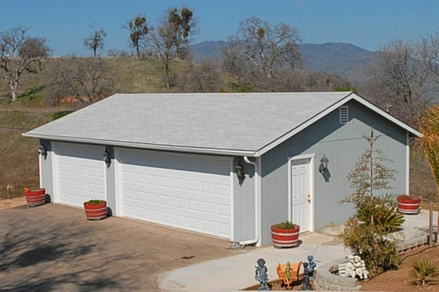 three car detached garage with mandoor in bakersfield ca