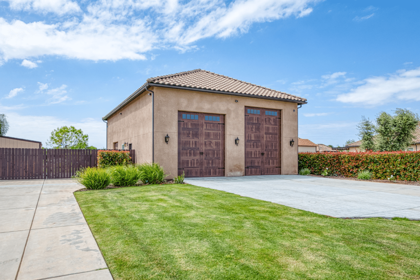 two car garage brown in kerman ca