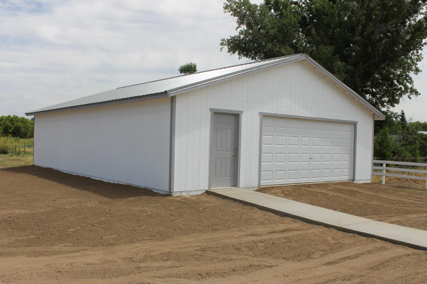 white two car garages near Tulare CA